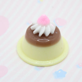 ♡ 3d pudding toy ♡ ( 4 x 5 cm ) (DEFECTIVE)